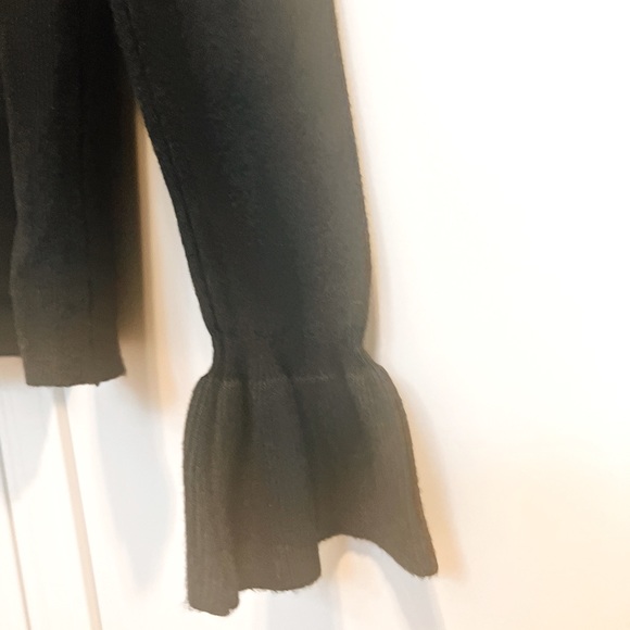 Black soft sweater made in Korea. Cute neck and cuff design. - Picture 4 of 6